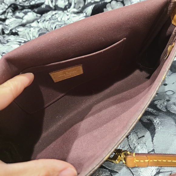 Sold - Picture 6 of 10